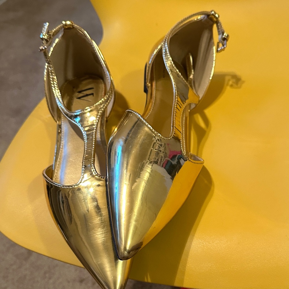 Worthington T-Strap pointed toe flats ( metallic gold) - Picture 5 of 5
